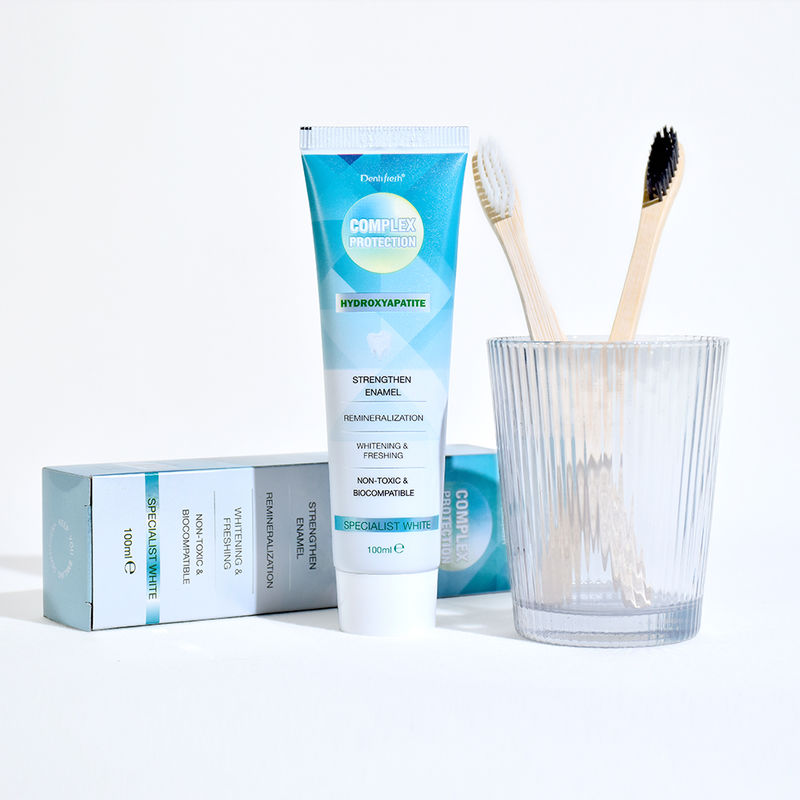 تأثير تبييض معتدل أسنان معجون أسنان تبييض مع فرشاة أسنان مرتين في اليوم ومكونات فيتات الصوديوم